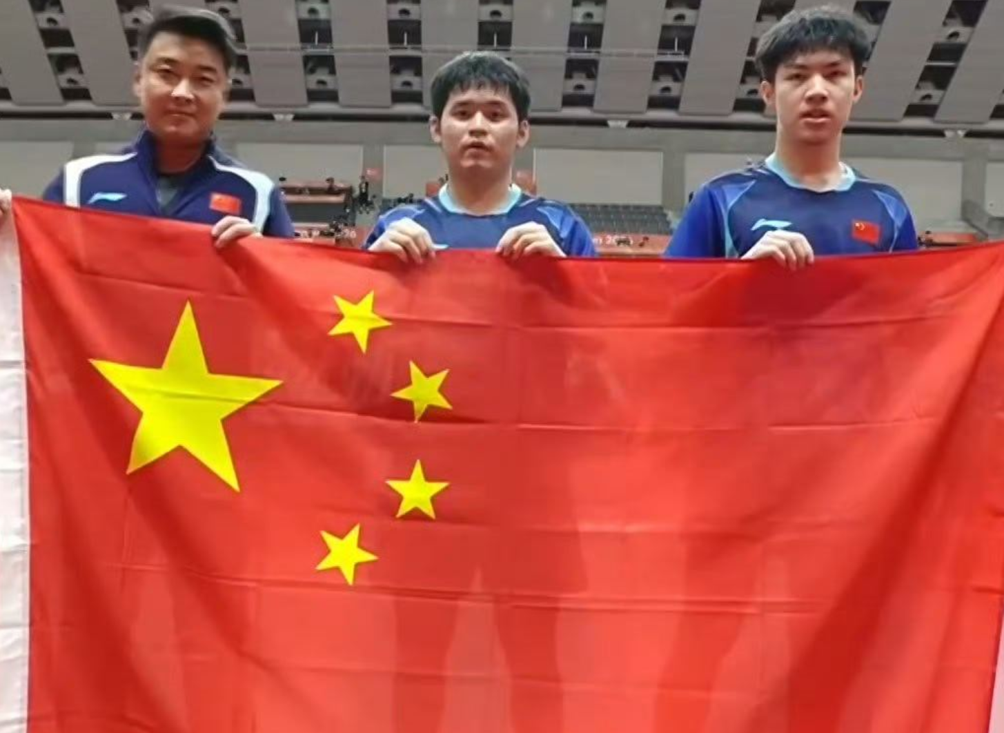 专业成为玩家们享受游戏的欢乐之地。服务