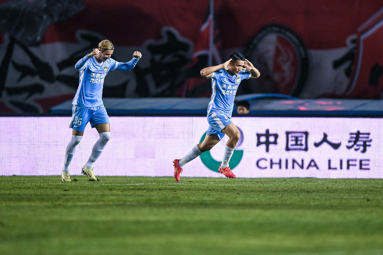 专业成为玩家们享受游戏的欢乐之地。服务