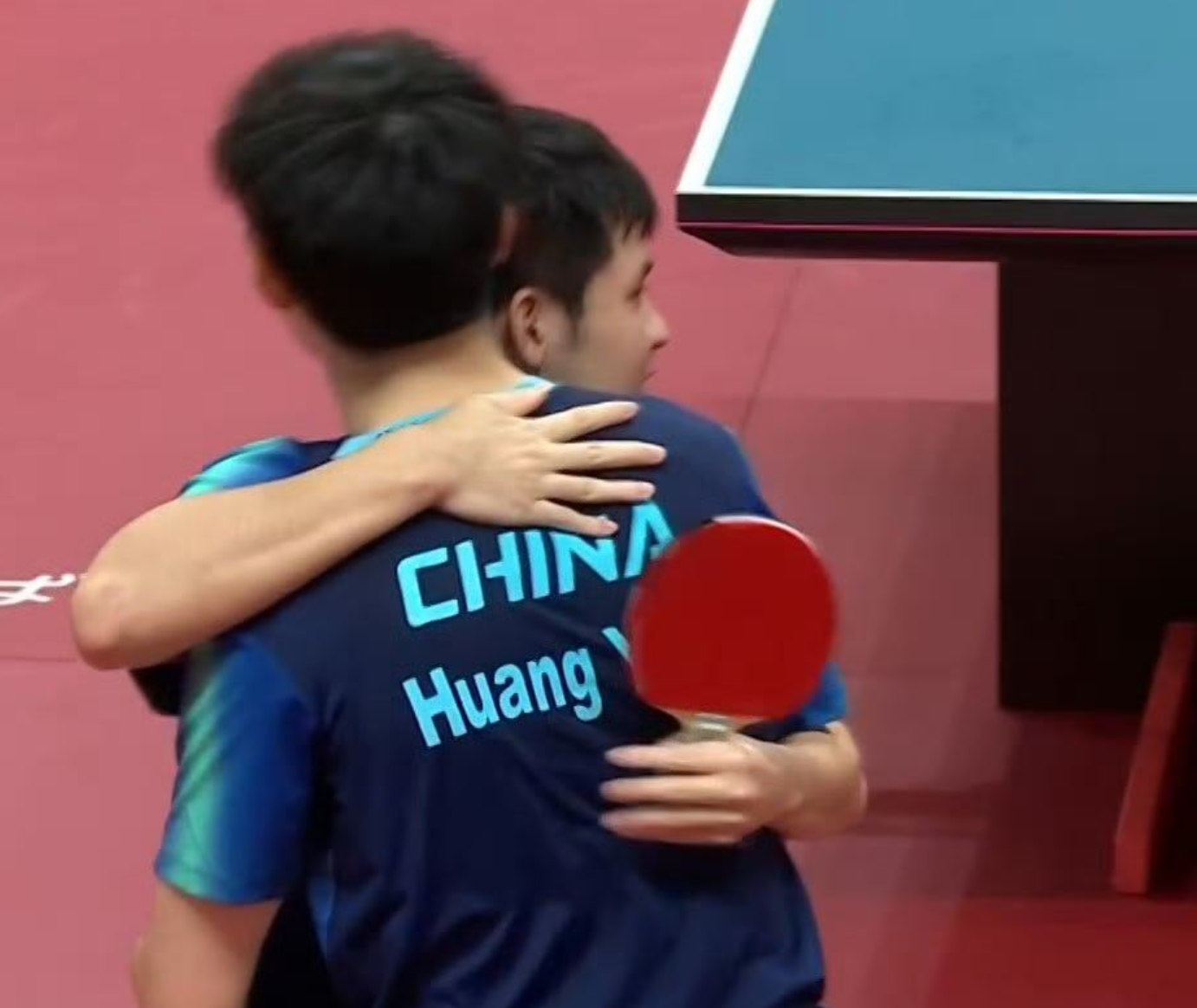 专业成为玩家们享受游戏的欢乐之地。服务