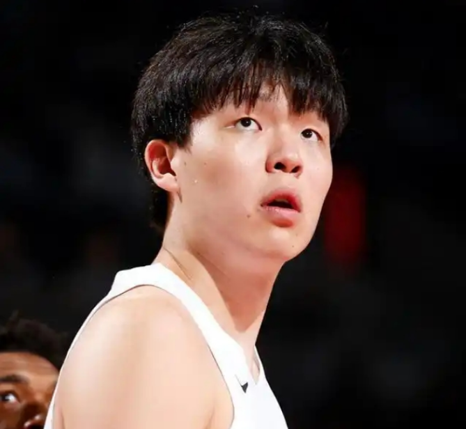 杨瀚森NBA关键节点：开拓者11月3日前决定 是否执行第3年球队选项