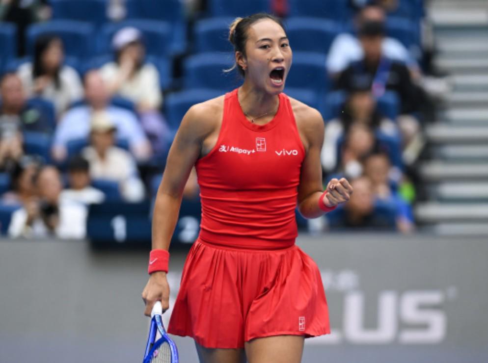 郑钦文晋级中网四强，即时排名升至第35位重返中国一姐位置